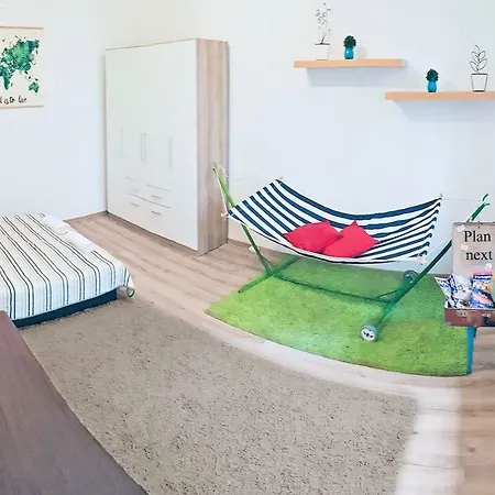 **full Apartment** Central Check-in Anytime After 3pm * Budapest
