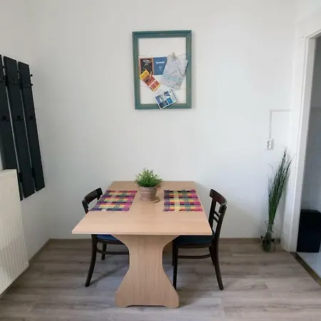 **full Apartment** Central Check-in Anytime After 3pm Apartment Budapest