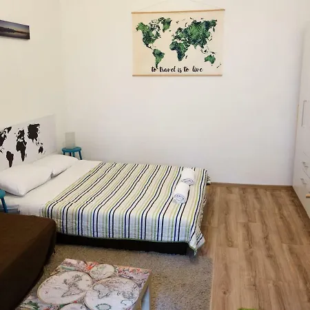**full Apartment** Central Check-in Anytime After 3pm